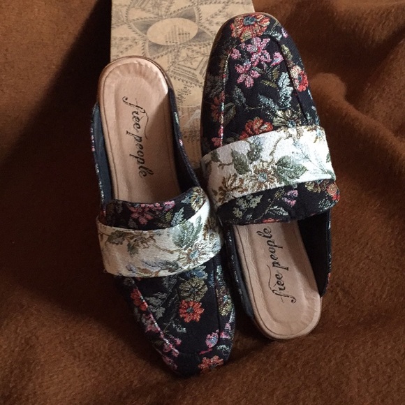 Free People Shoes - NEW Free People Brocade at ease loafer